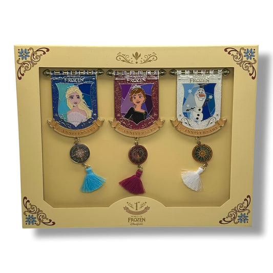 HKDL 1st Anniversary World of Frozen Banner Crest Box Set