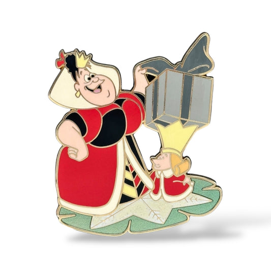 Disney Shopping Alice in Wonderland Snowflake Queen and King of Hearts Pin