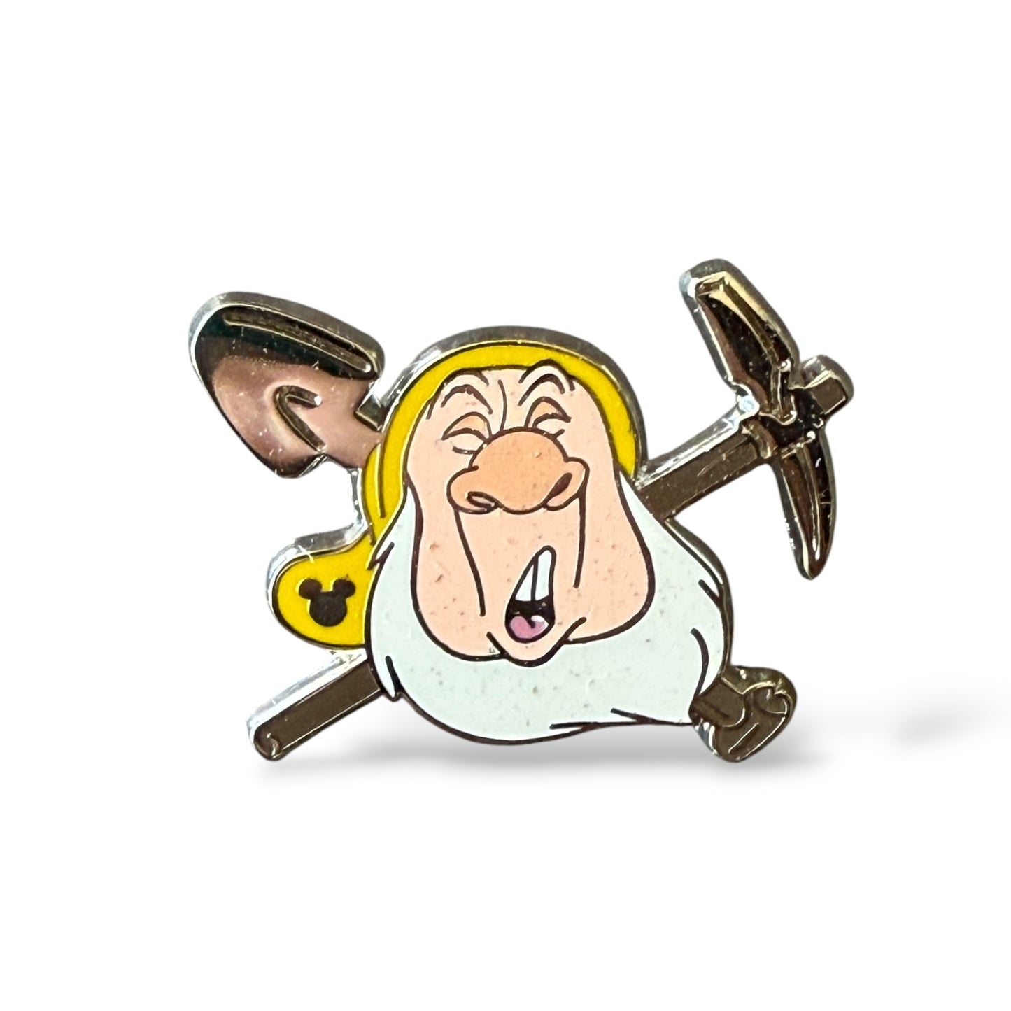 Cast Lanyard Seven Dwarfs Sneezy Hidden Mickey Pin