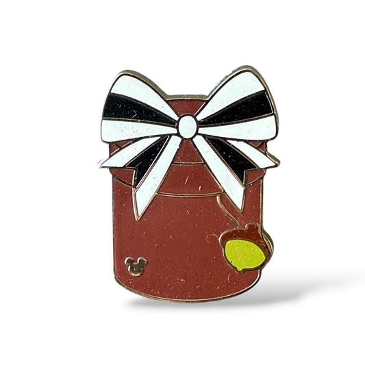 Cast Lanyard Character Presents Chip n' Dale Hidden Mickey Pin