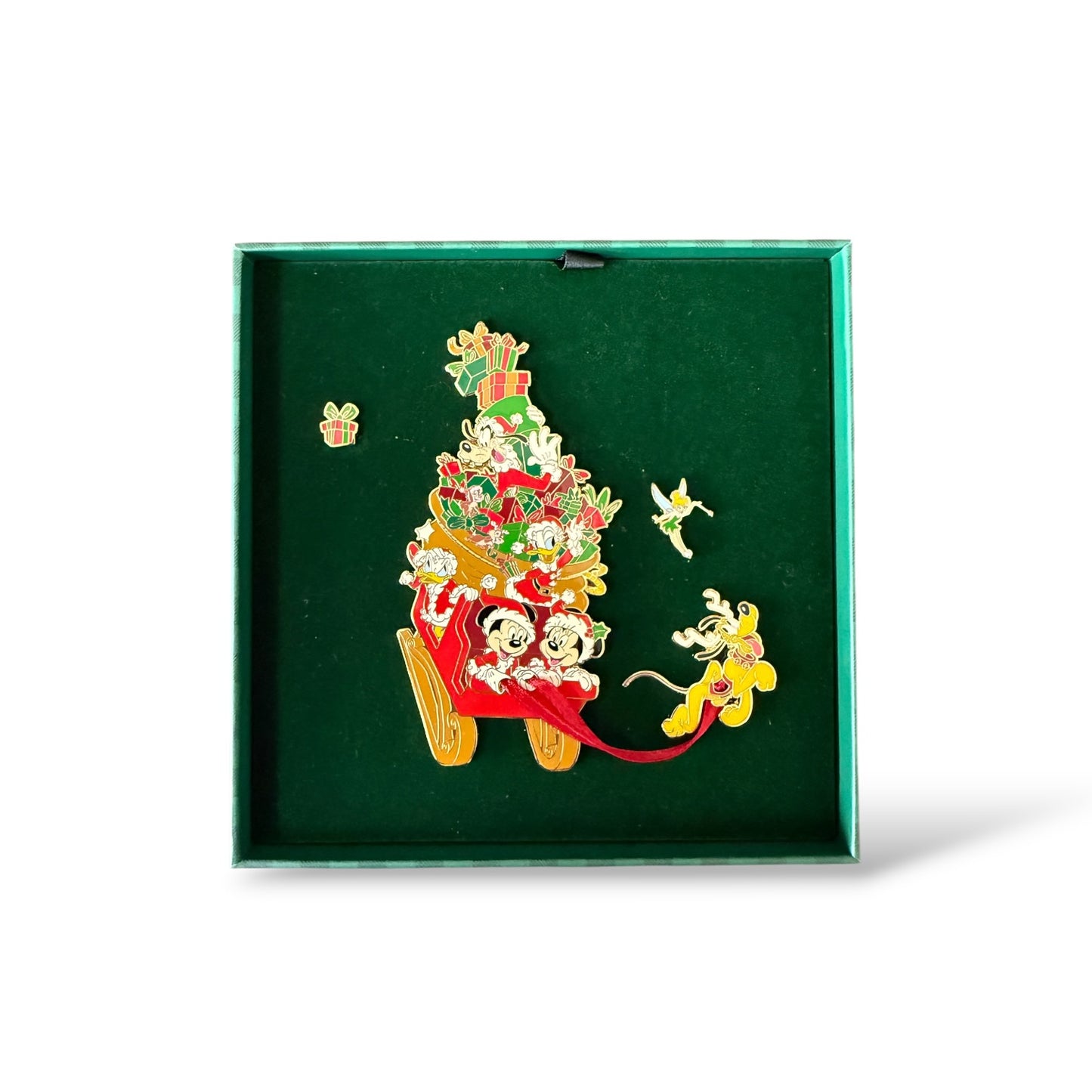 DLRP Mickey and Friends in a Sleigh Christmas 2025 Jumbo Pin