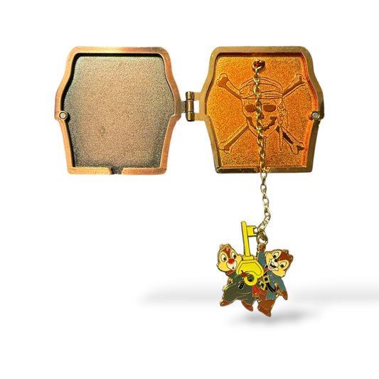 DLR Hanging Out At Disneyland Pirates of The Caribbean Chip n' Dale Pin