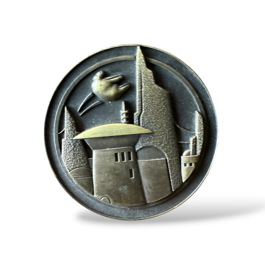 Disney Parks Star Wars Galaxy's Edge Black Spire Outpost Marketplace Millennium Falcon R2-D2 with Chewbacca Hinge Pin