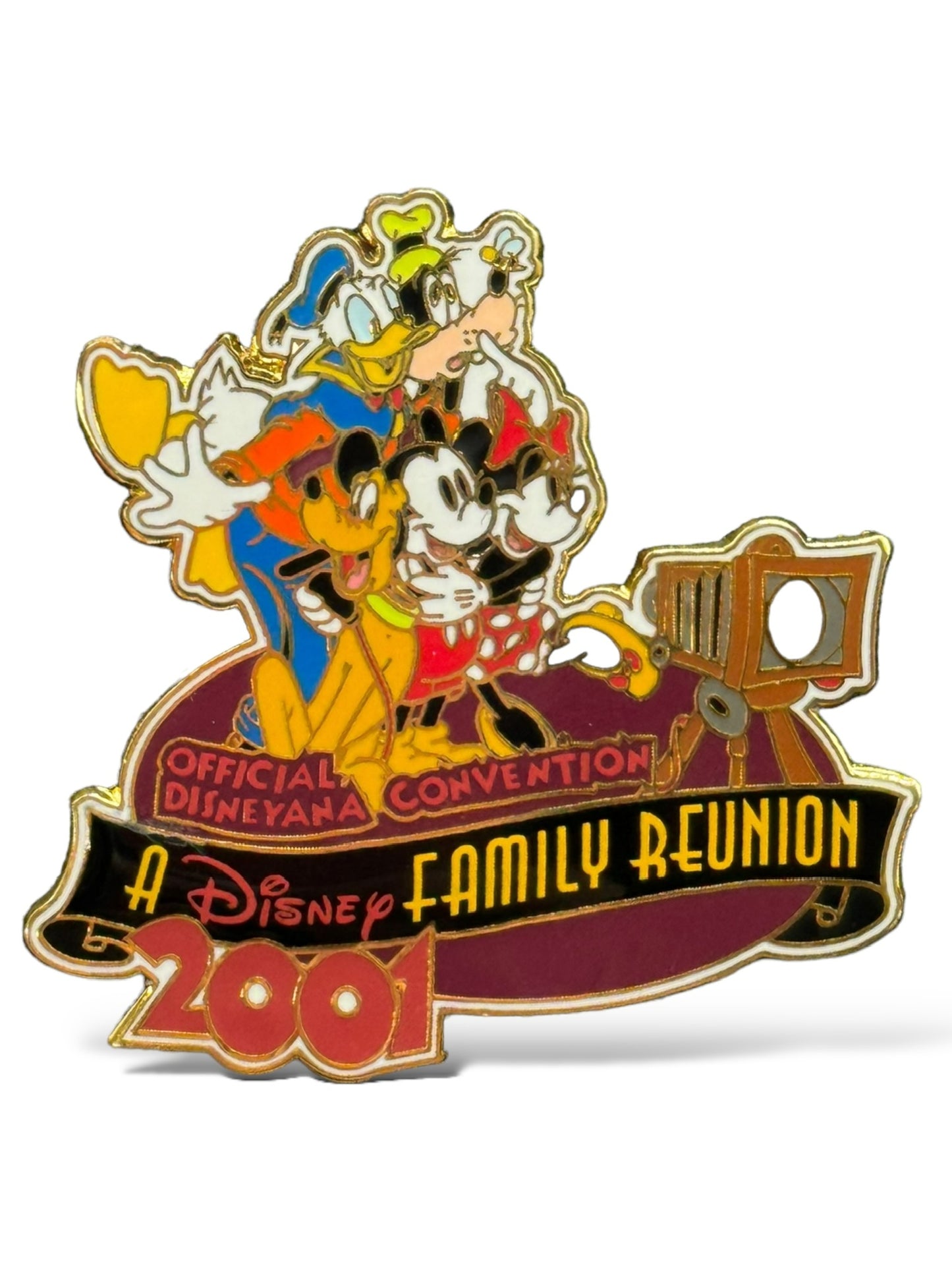 Disney Parks Disneyana Disney Family Reunion 2001 Mickey and Friends Pin