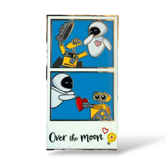 DLRP Valentine's Day Expressions of Love Wall-E and Eve Pin
