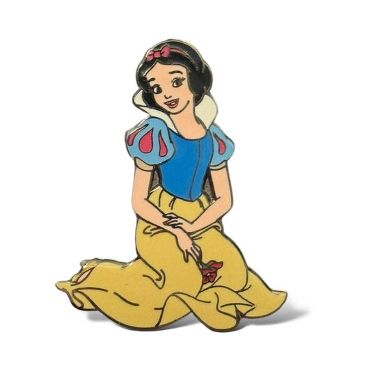 DLR Snow White and The Seven Dwarfs Gift With Purchase Snow White Pin