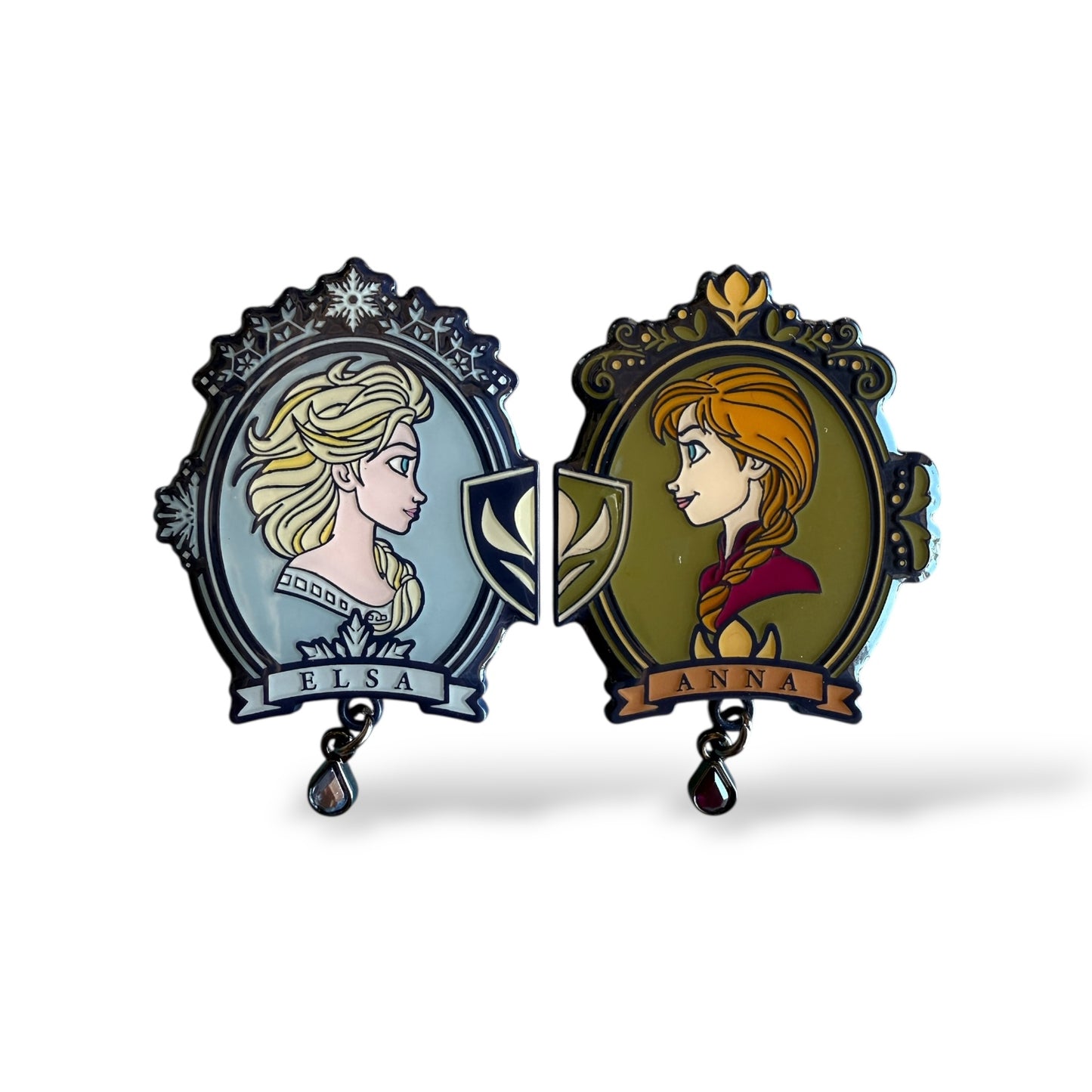 HKDL World of Frozen Anna and Elsa Dangle Pin Set