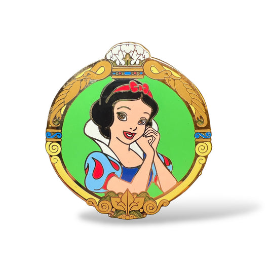 Disney Auctions Snow White in Round Frame Pin