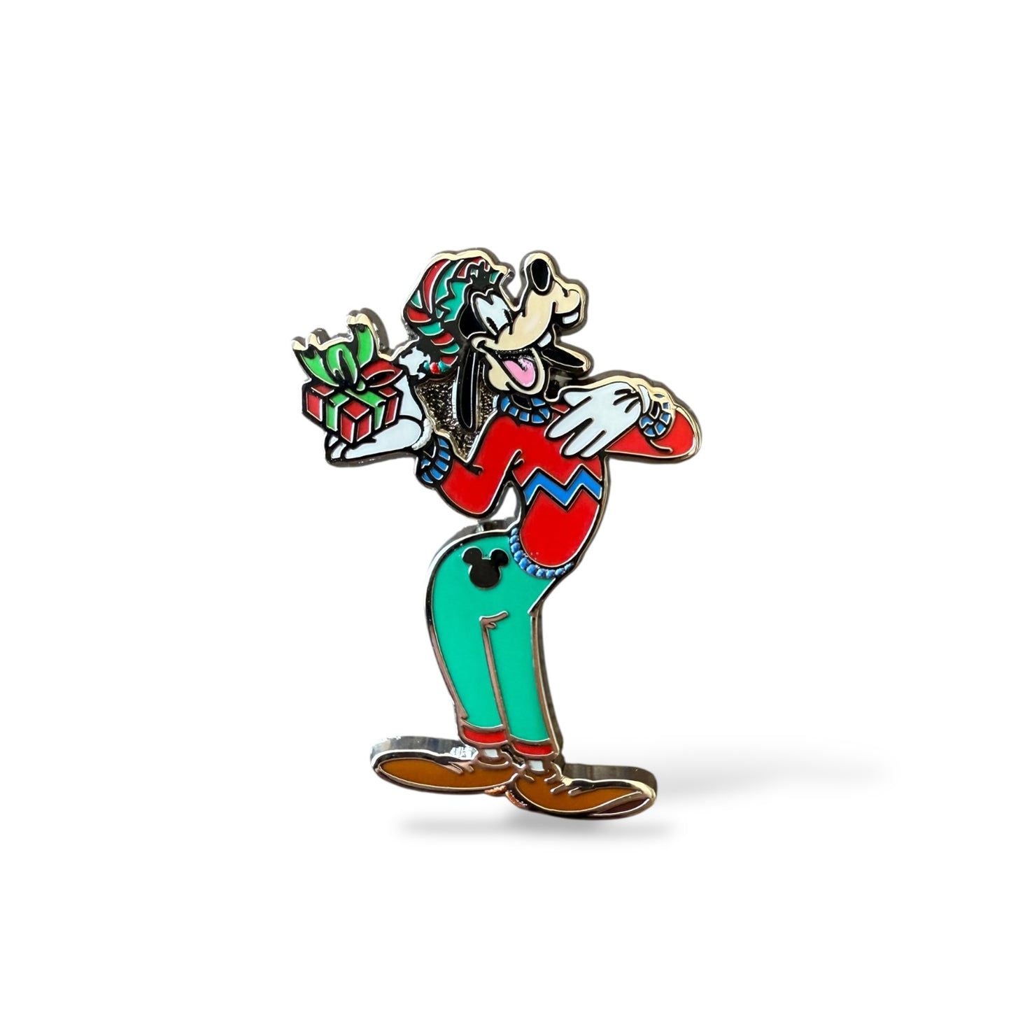 Cast Lanyard Goofy Holidays Christmas Chaser Hidden Mickey Pin