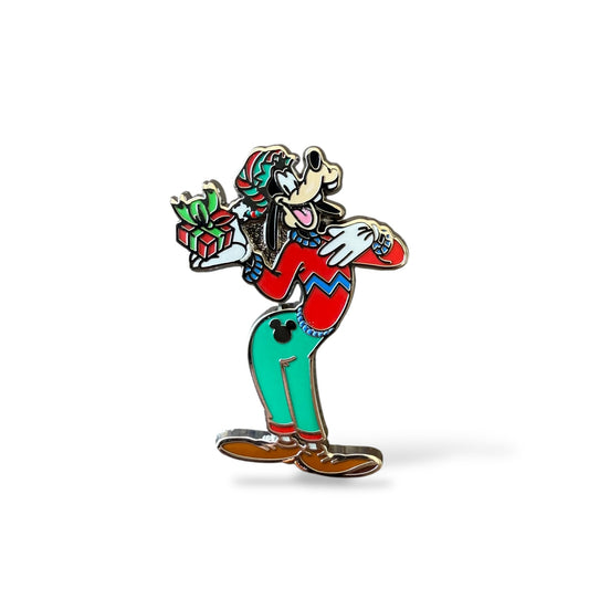 Cast Lanyard Goofy Holidays Christmas Chaser Hidden Mickey Pin