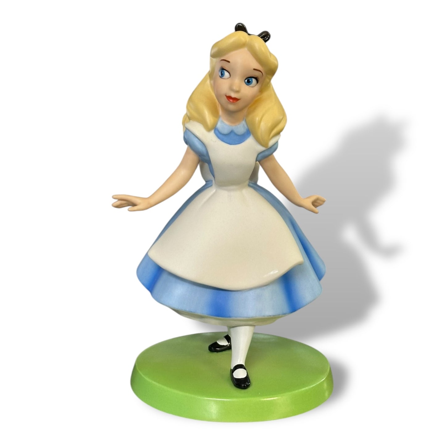 Walt Disney Classics Collection Curiouser and Curiouser, Alice Figurine