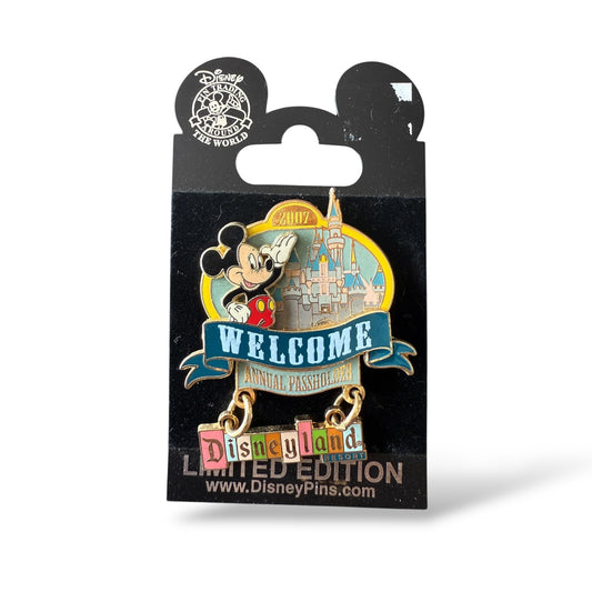 DLR Welcome Annual Passholders 2007 Mickey Dangle Pin