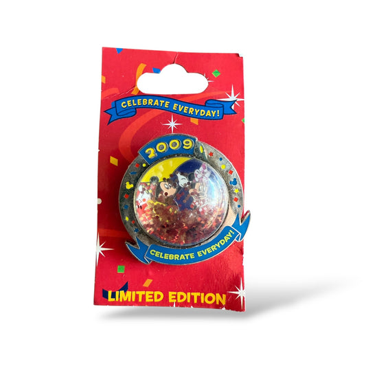 Disney Parks Celebrate Everyday 2009 Mickey and Minnie Pin