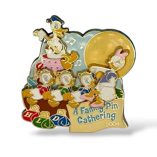 WDW A Family Pin Gathering Donald Makes Music Pin
