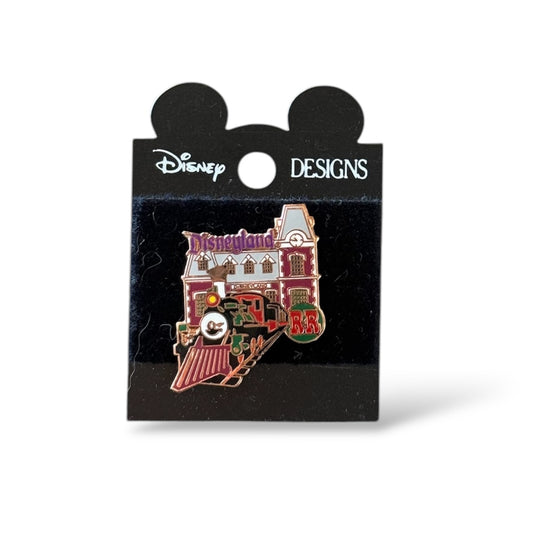 DLR 1998 Attractions Main Street Railroad Station with Train Pin