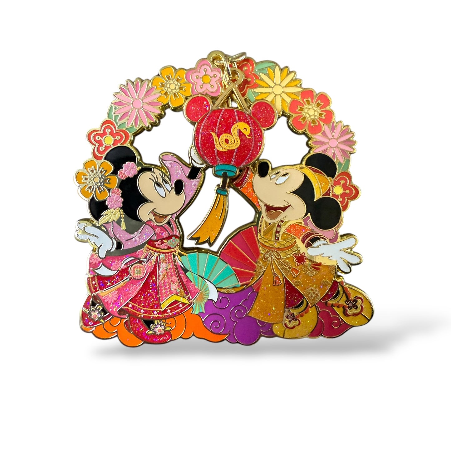 HKDL Magic Access Exclusive Mickey and Minnie Lantern Pin