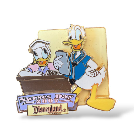 DLR Donald and Daisy Nurses Day 2007 Pin