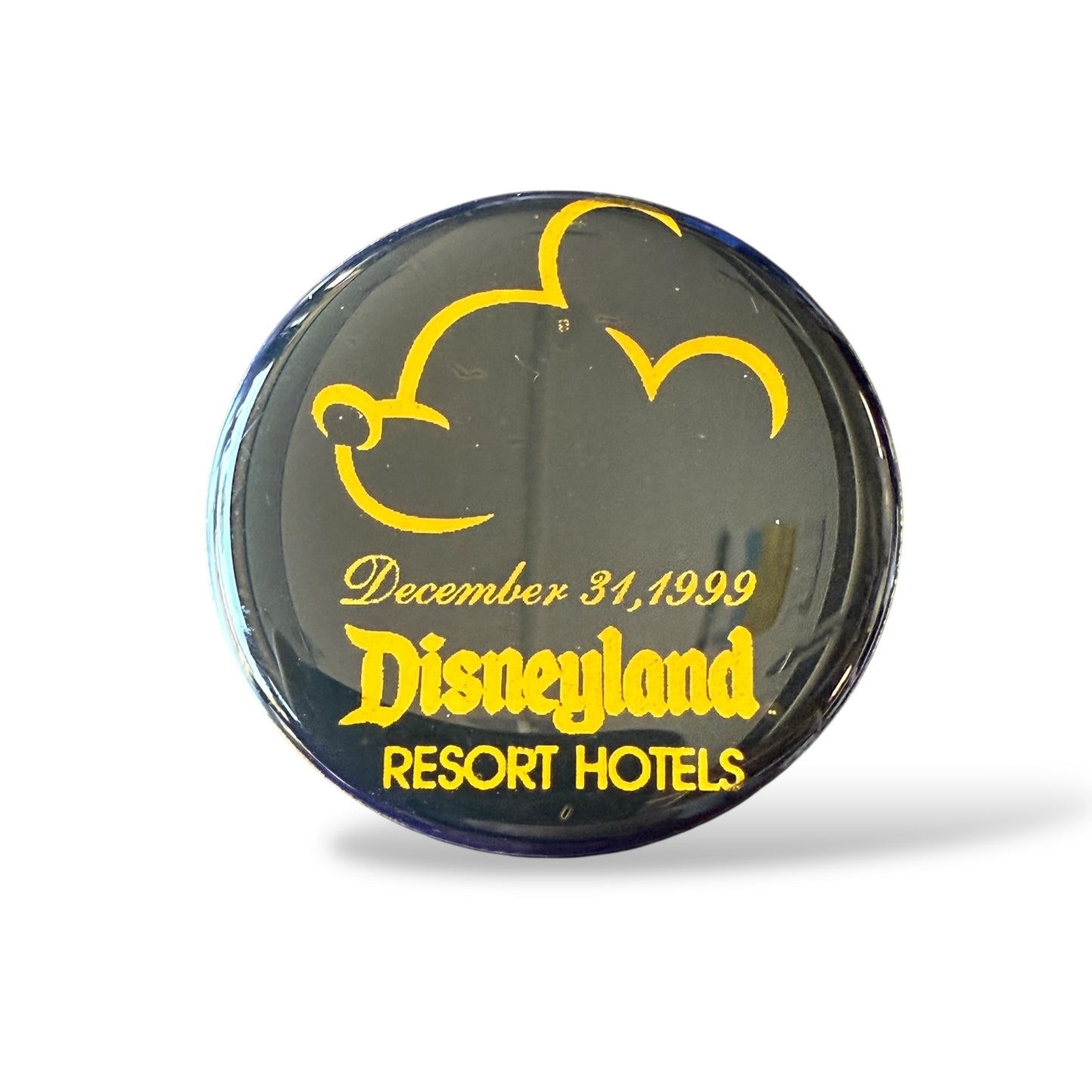 DEC December 31, 1999 Disneyland Resort Hotels Button Pin