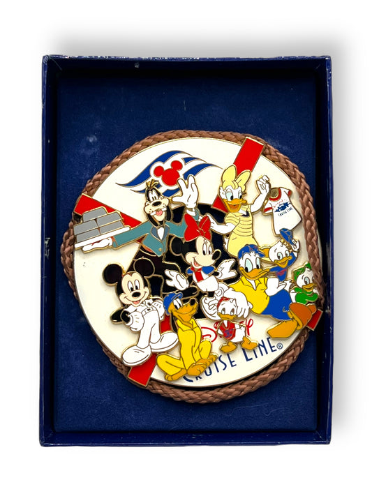 DCL Featured Artist Putting the Crew in Cruise Pin