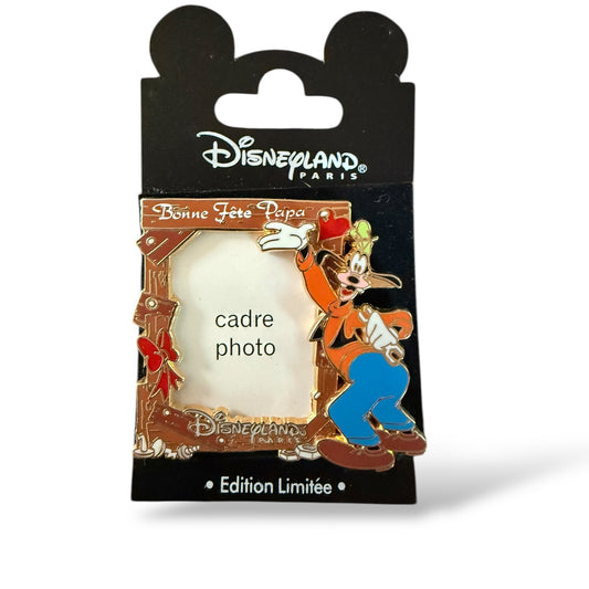 DLRP Father's Day 2002 Goofy Picture Frame Pin
