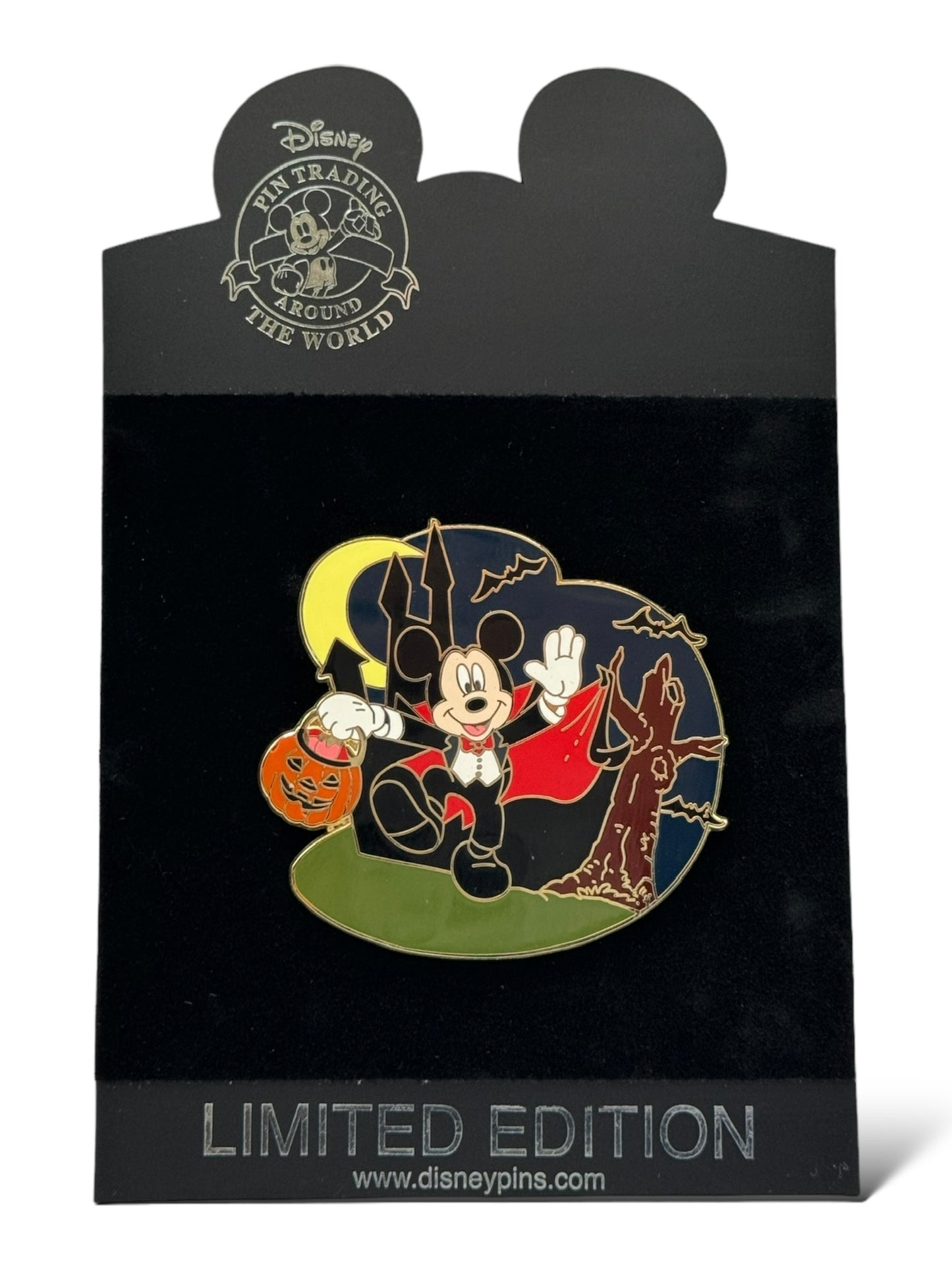 Disney Shopping Halloween Party Mickey Trick-or-Treating Pin