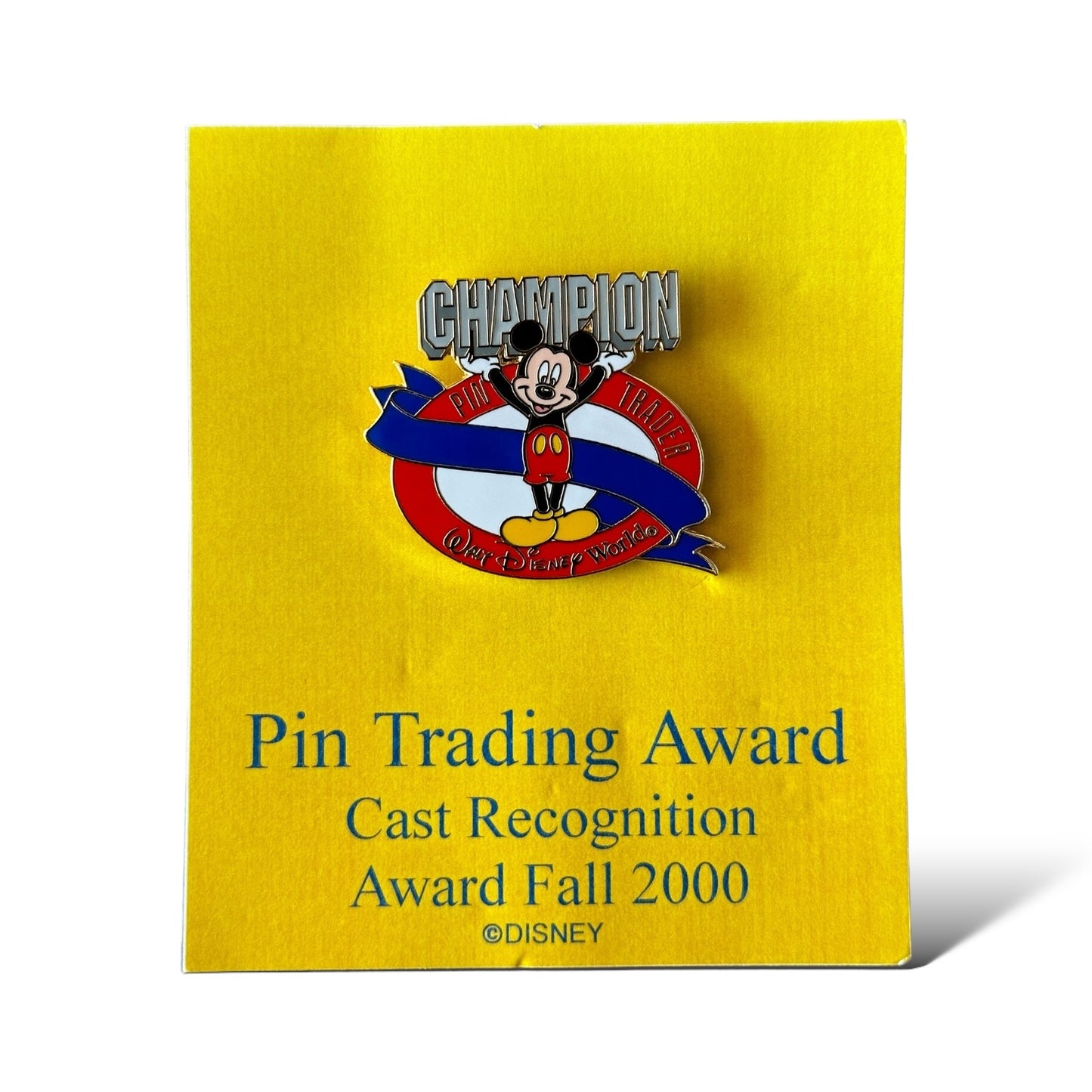 DEC Pin Champion Cast Award Mickey Blue/Red Pin