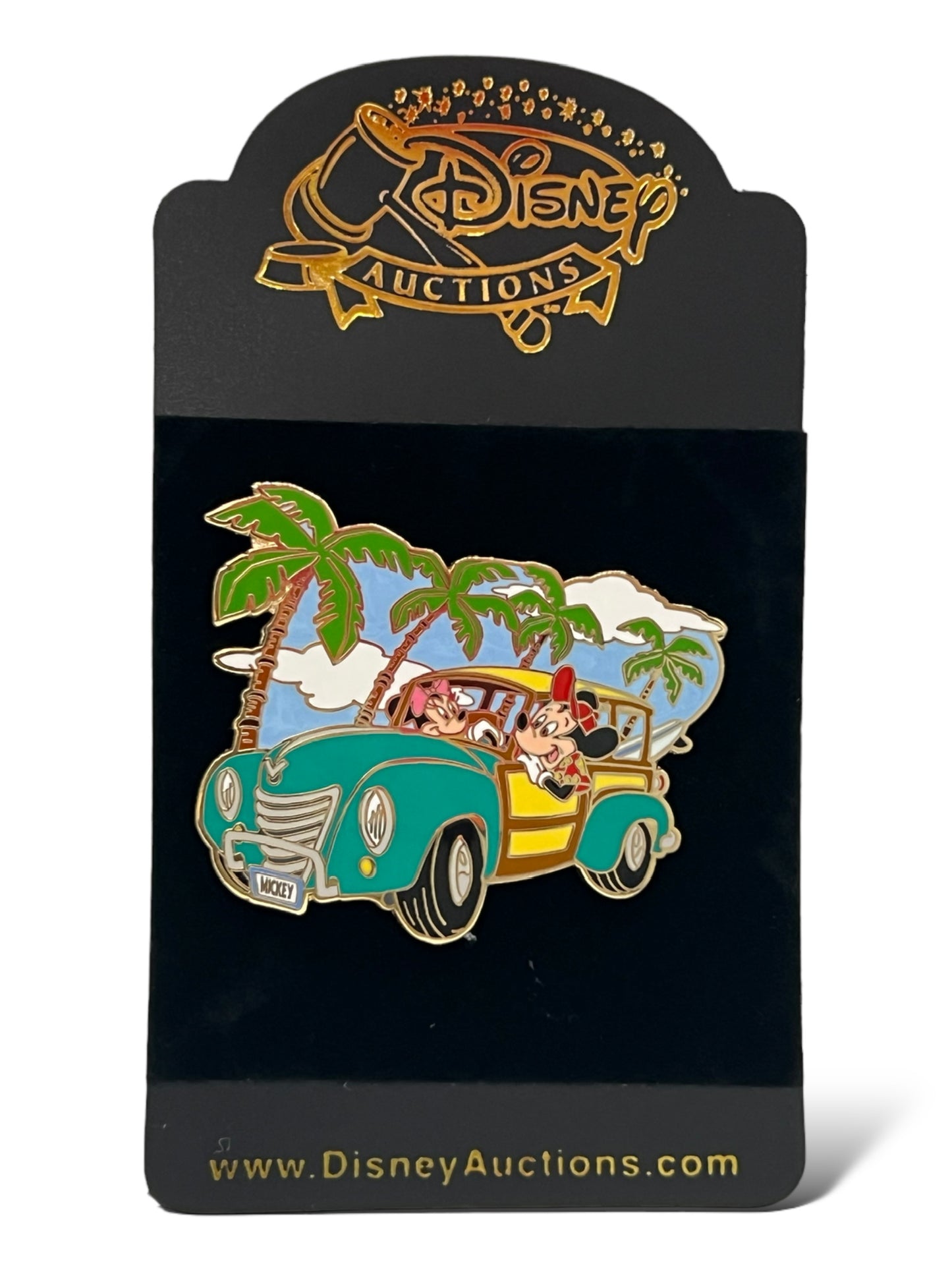 Disney Auctions Mickey and Minnie Beach Cruiser Pin