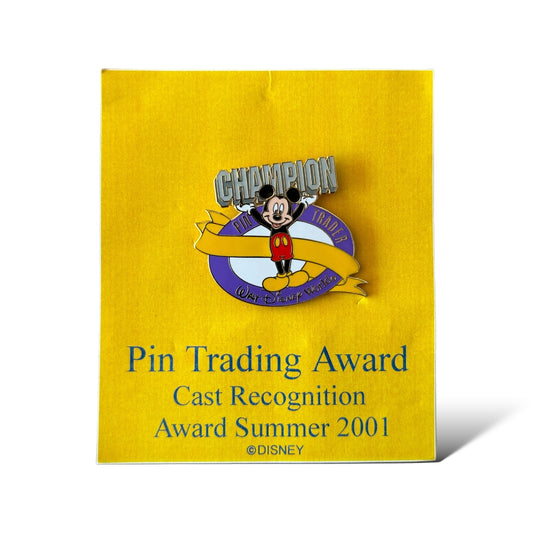 DEC Pin Champion Cast Award Mickey Yellow/Purple Pin