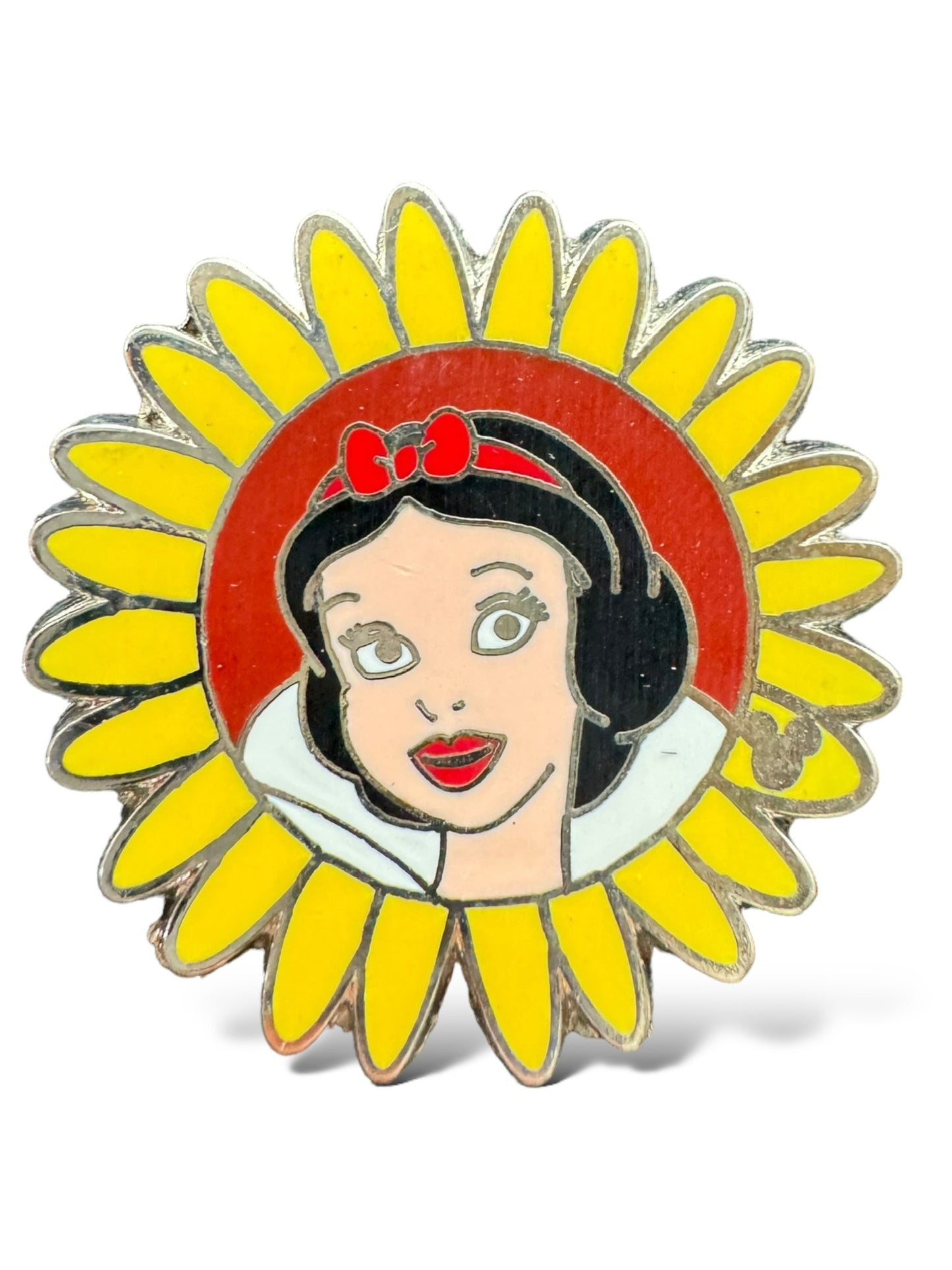 Cast Lanyard Princess Flowers Snow White Completer Hidden Mickey Pin