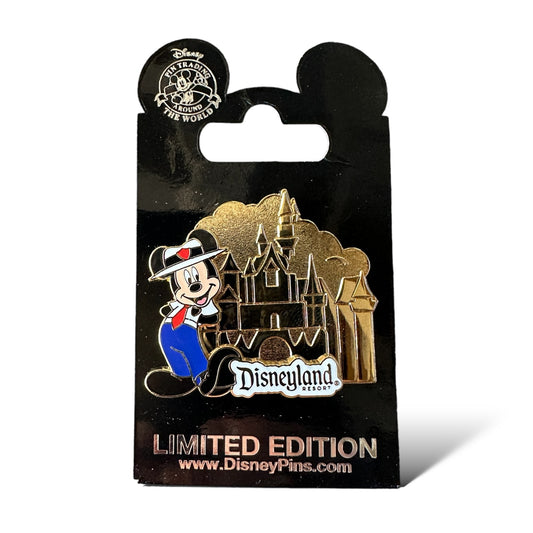 DEC Mickey Security Guard Gold Castle Pin