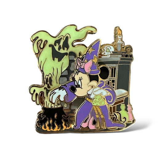 DLR Medieval Magic Minnie Sorceress Pin