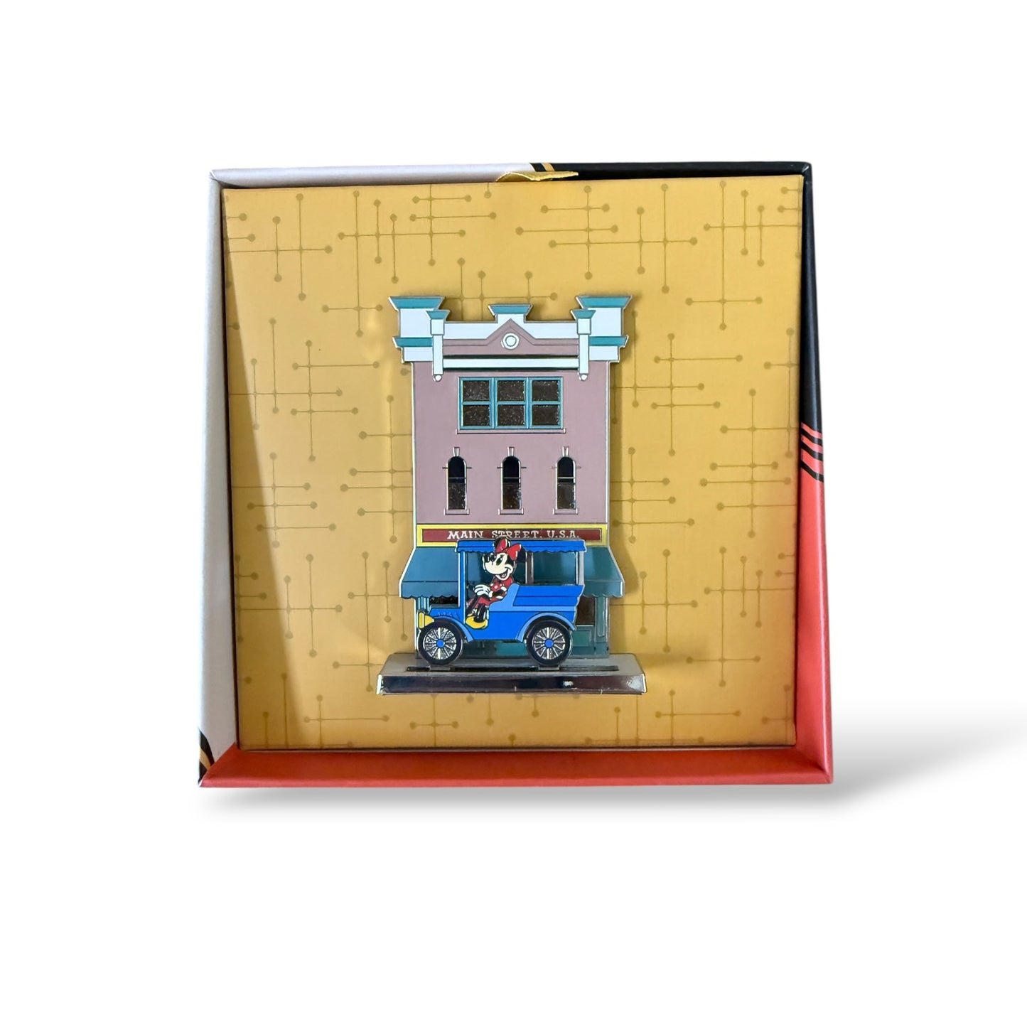 DLR Niftie Fifties Flashback Vehicles of Main Street U.S.A. Minnie Diorama Slider Pin