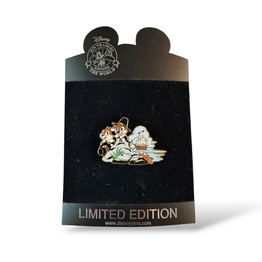 Disney Shopping Mayflower Pilgrims Chip n' Dale Pin