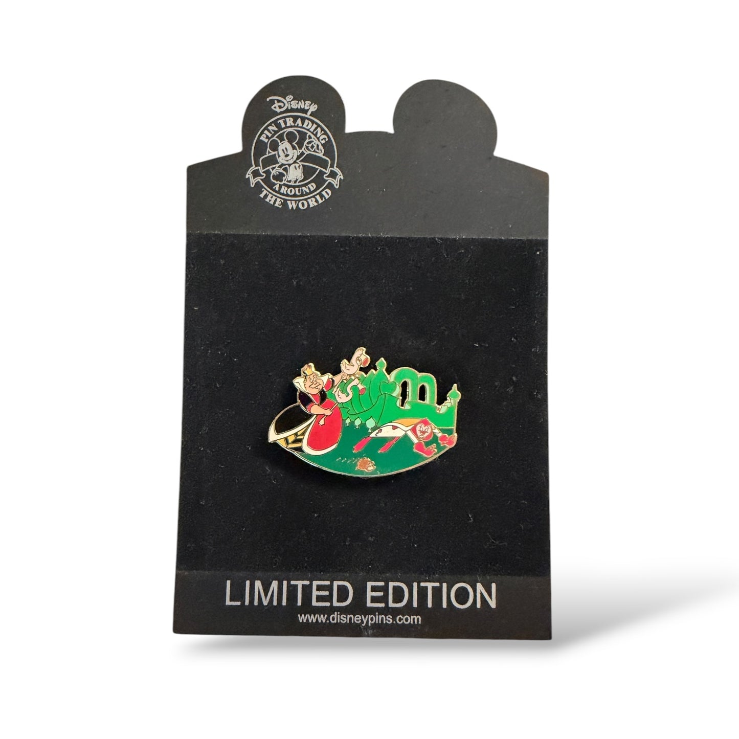 Disney Shopping 55th Anniversary Alice in Wonderland Queen of Hearts, Flamingos, and Card Guard Pin