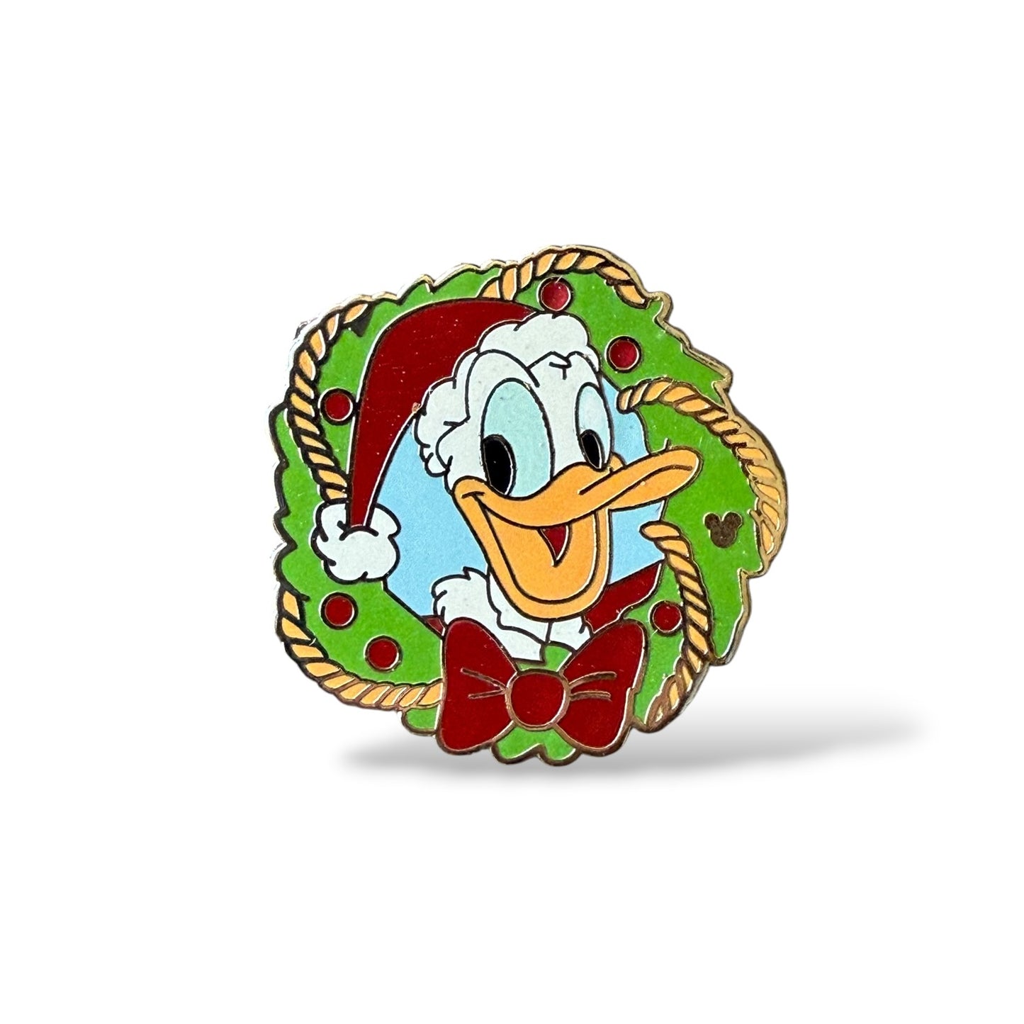 Cast Lanyard Disneyland Hotel Holiday Wreath Donald Hidden Mickey Pin