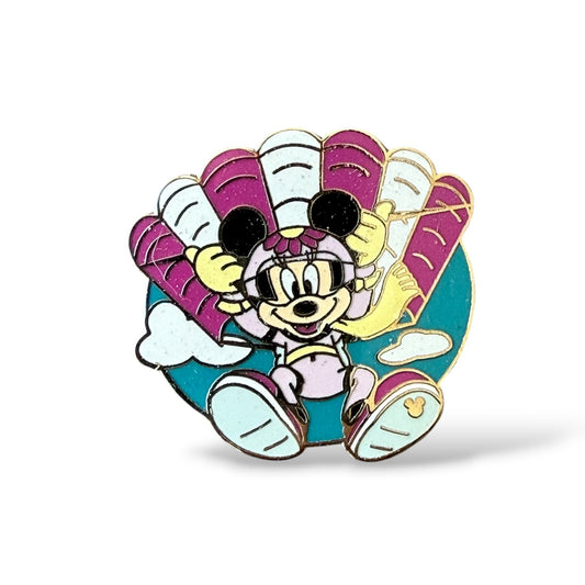Cast Lanyard Recreation Minnie Parasailing Hidden Mickey Pin