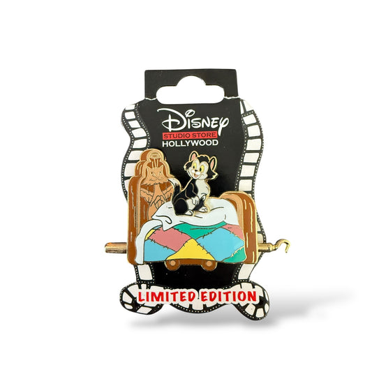 DSSH Cat Train Figaro Bed Pin