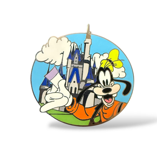 WDW Characters with Cinderella Castle Mystery Goofy Pin