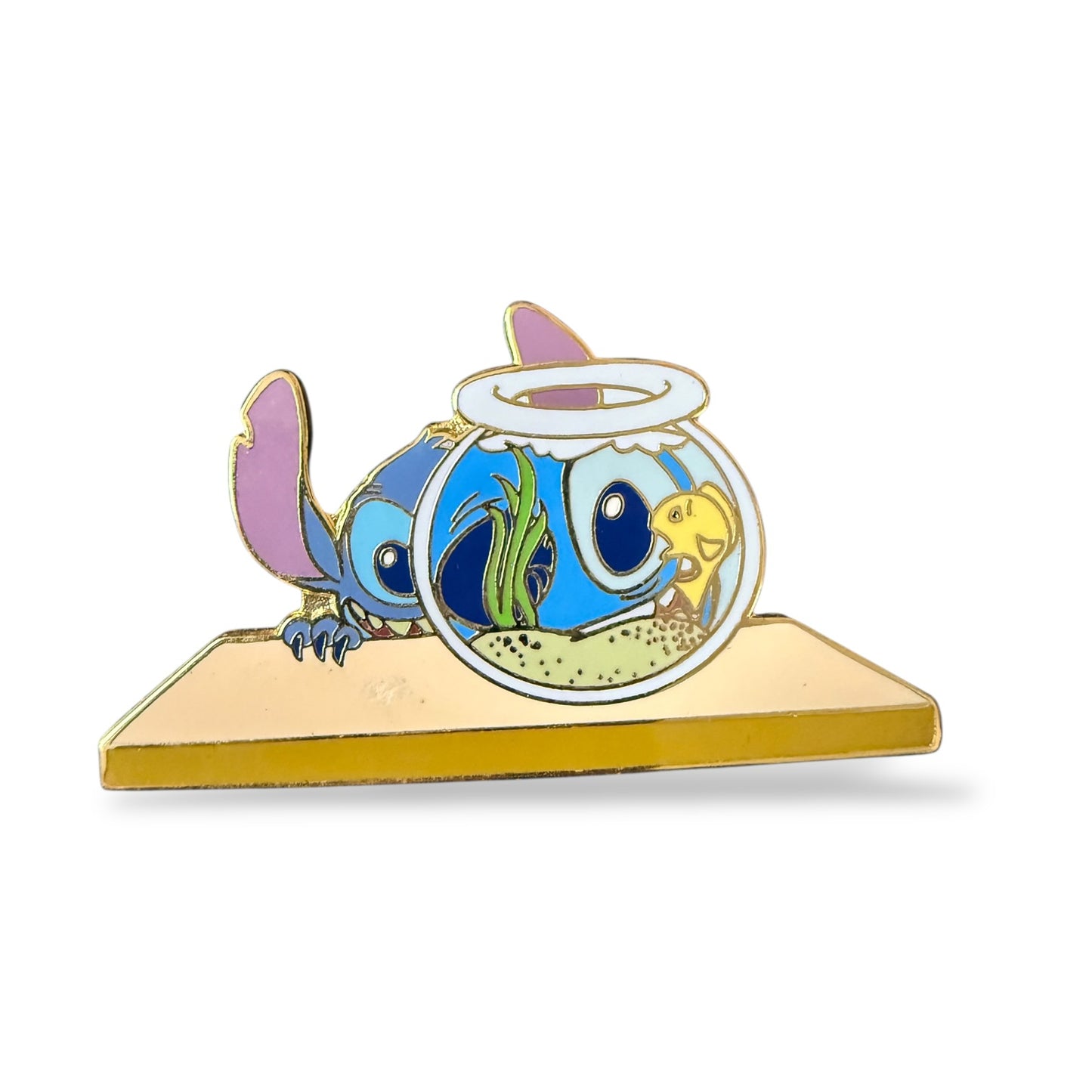 Disney Auctions Stitch and Fishbowl Pin