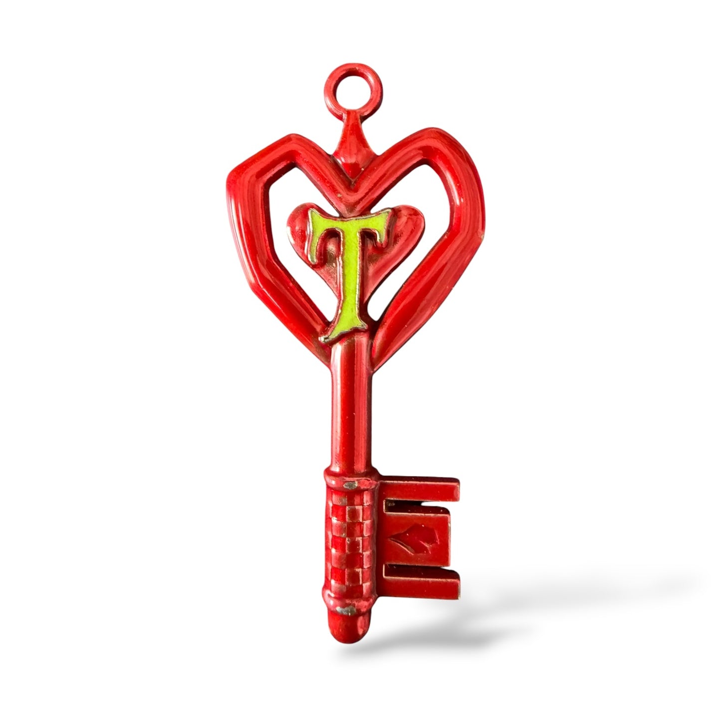 DLR Mad T Party Red Heart Key Pin