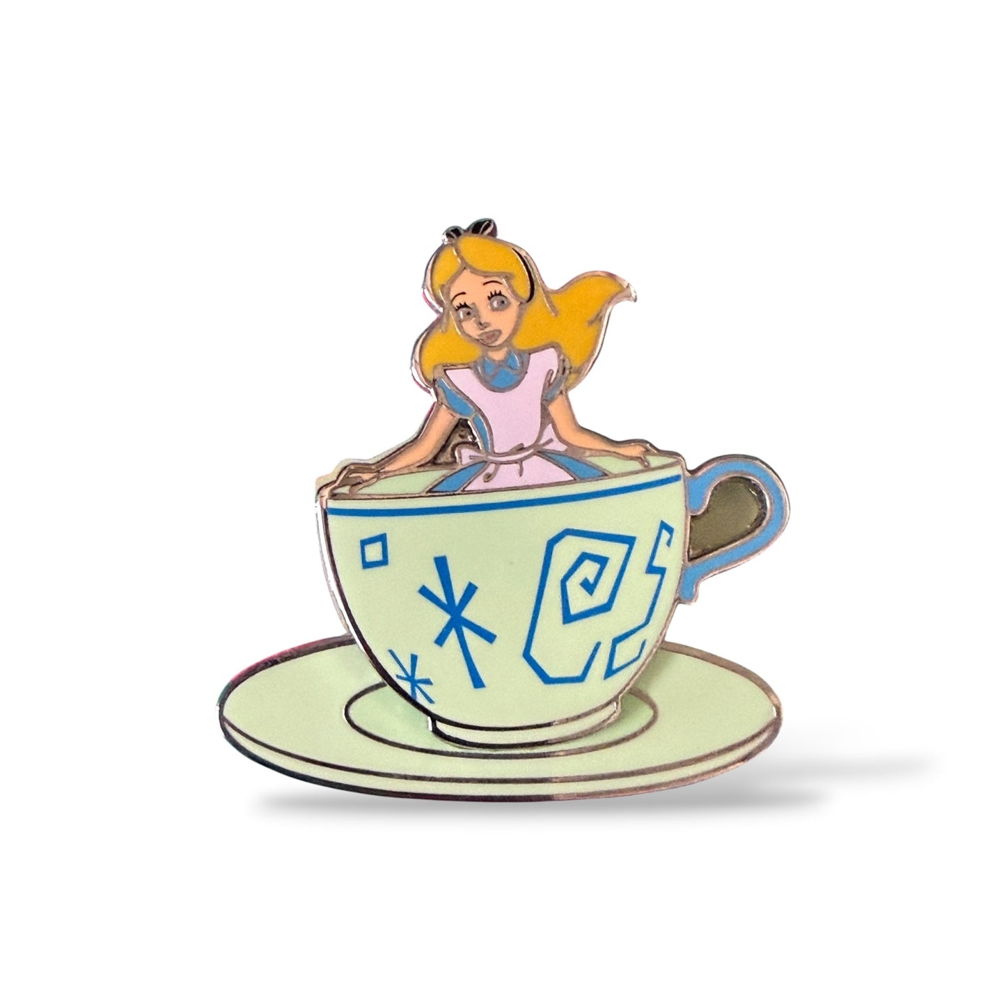 WDW Annual Passholder Quarterly Alice in Wonderland Alice Teacup Pin