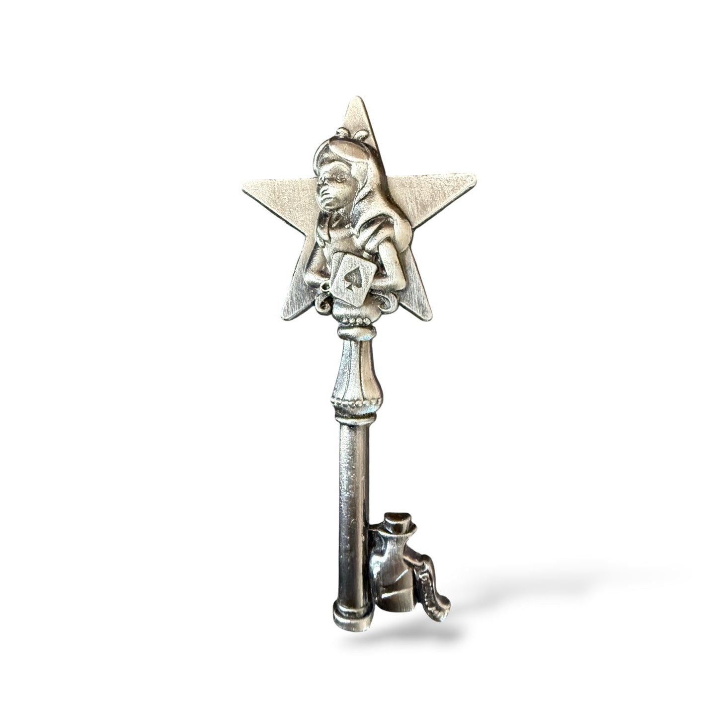 DSSH Hollywood Key Alice Pin
