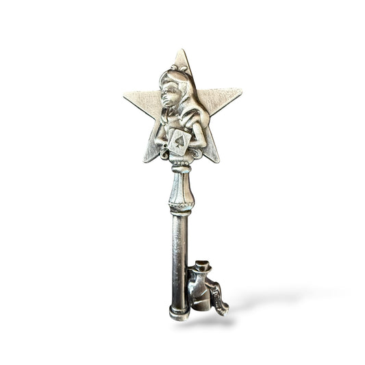 DSSH Hollywood Key Alice Pin