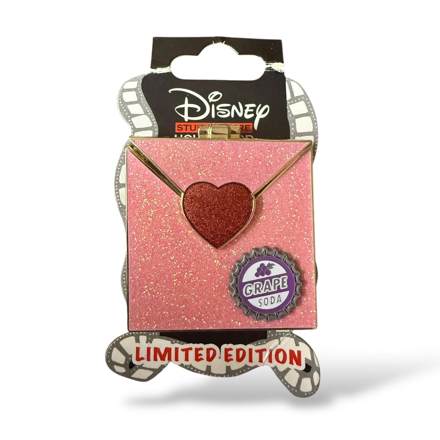 DSSH DSSH Valentine Day Letter Carl and Ellie Pin