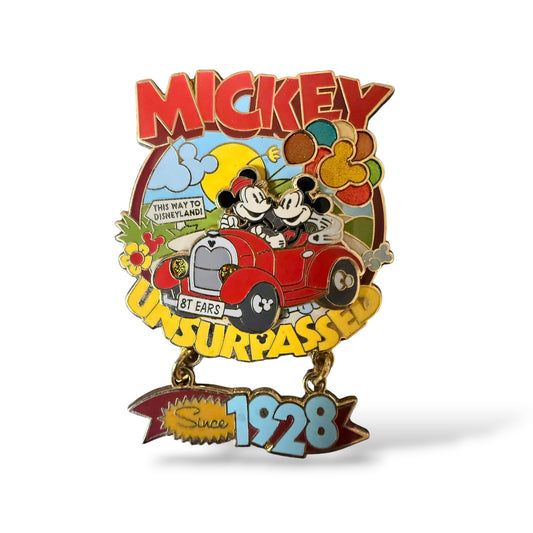 DLR Passholder Exclusive Mickey and Minnie Celebrating 80 Years Unsurpassed Dangle Pin