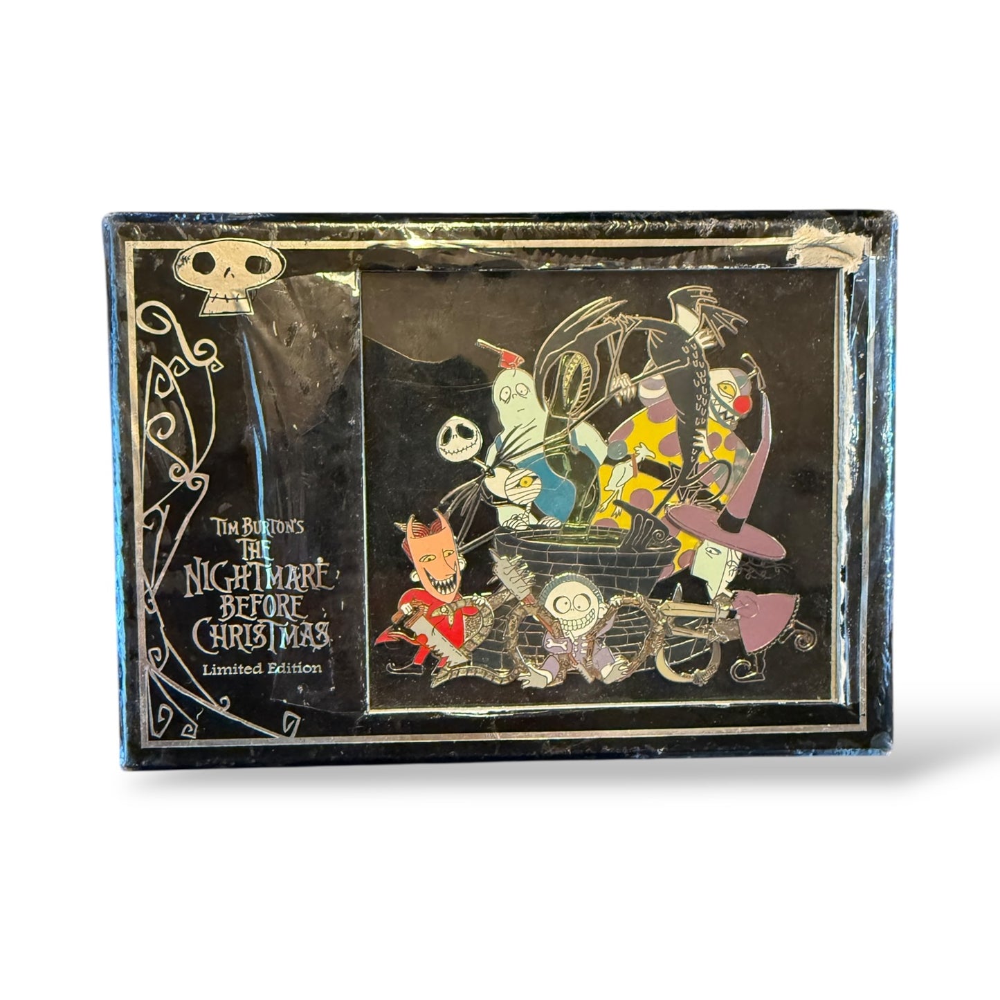 DLR 2005 Halloweentown Wishing Well Collection Jumbo Pin