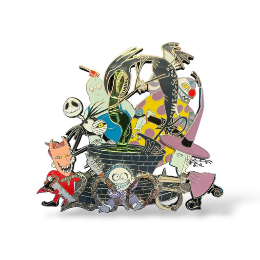 DLR 2005 Halloweentown Wishing Well Collection Jumbo Pin