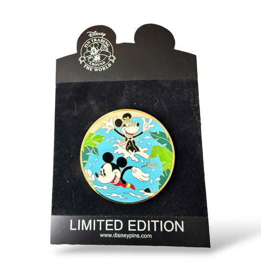 Disney Shopping Gomes Mickey and Minnie Swimming Pin