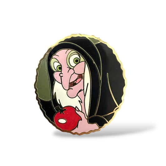 WDW PT52 Character Faces Old Hag Pin
