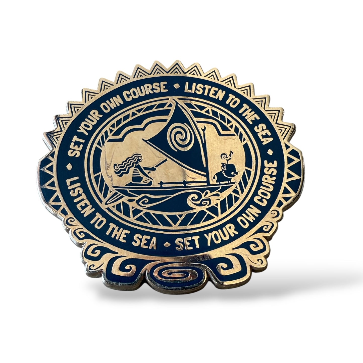DEC Cast Exclusive Moana Pin